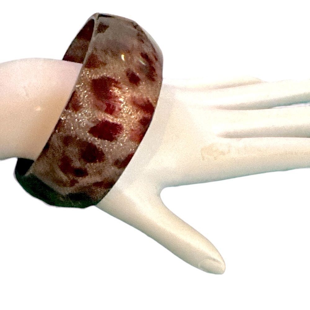 Vintage lucite sparkle leopard design brown gold bangle